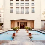 Marais Luxury Apartment